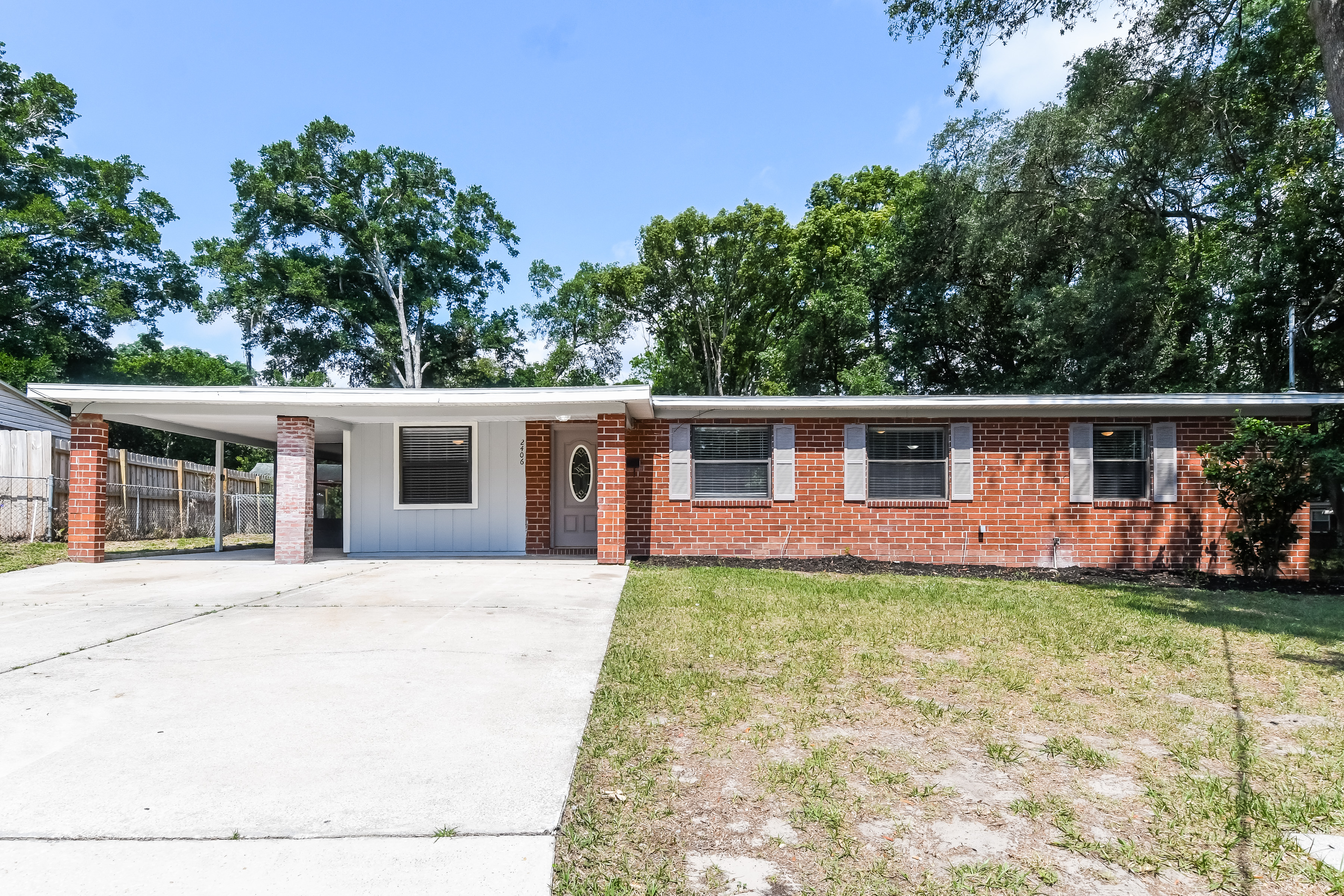 2406 Lake Lucina Dr Jacksonville, FL 32211